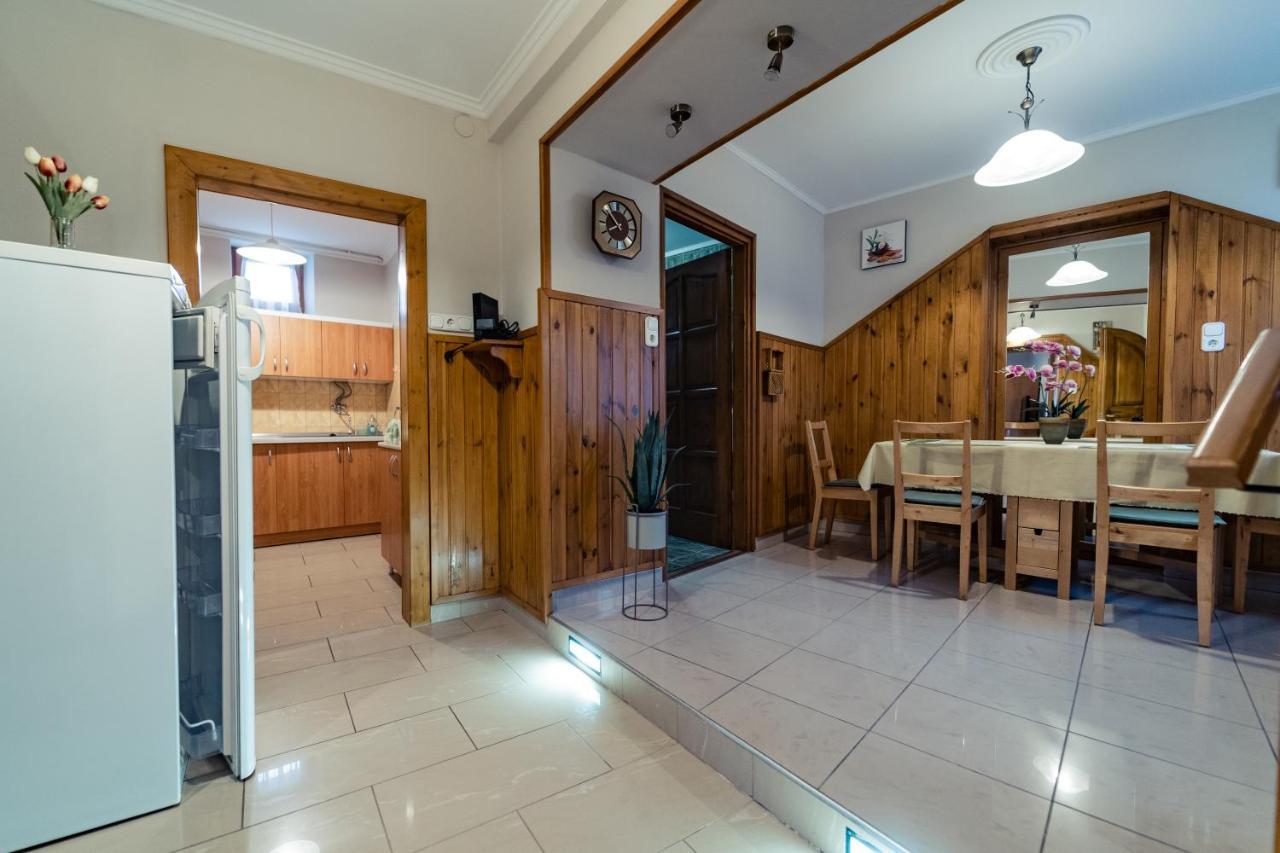 Estike Apartman Gyula Exterior foto